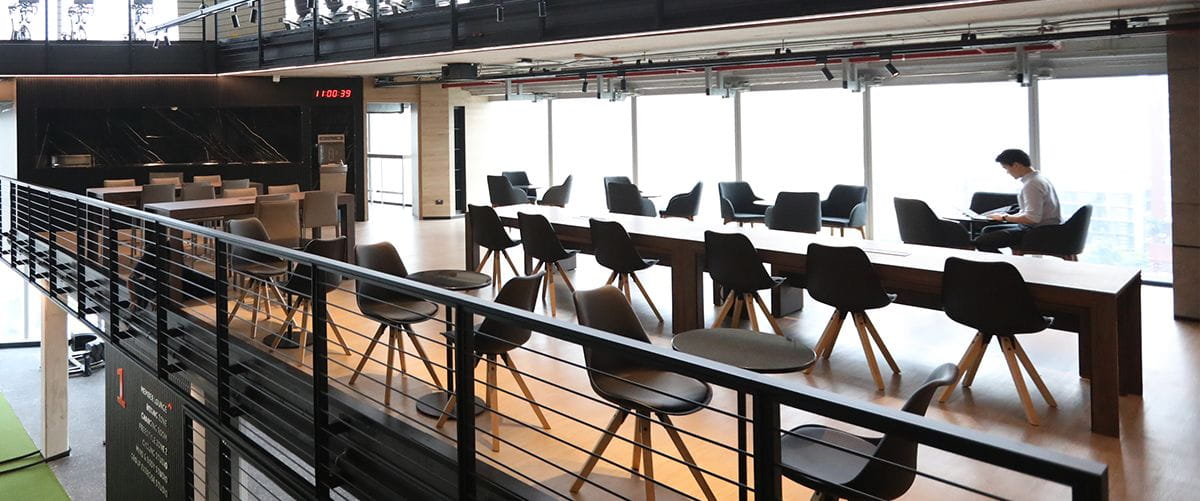 fitness-first-platinum-t-one-building-member-lounge
